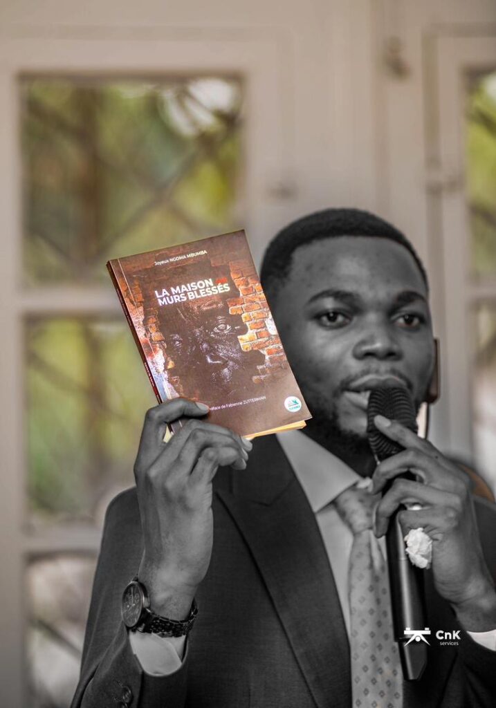 La littérature congolaise à l’honneur : Joyeux NGOMA présente son nouveau roman.